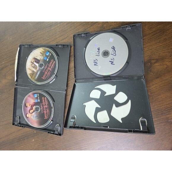 2 DVD Special Edition Sets: The Twilight Saga - Breaking Dawn Part 1, Eclipse - Picture 16 of 16